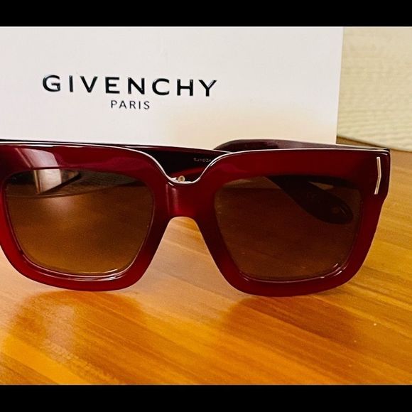 Timeless Givenchy  sunglasses - Picture 8 of 16